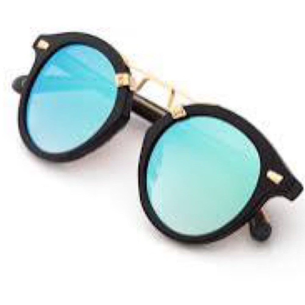 Blue and Black Vintage Sunglasses with Gradient Lenses